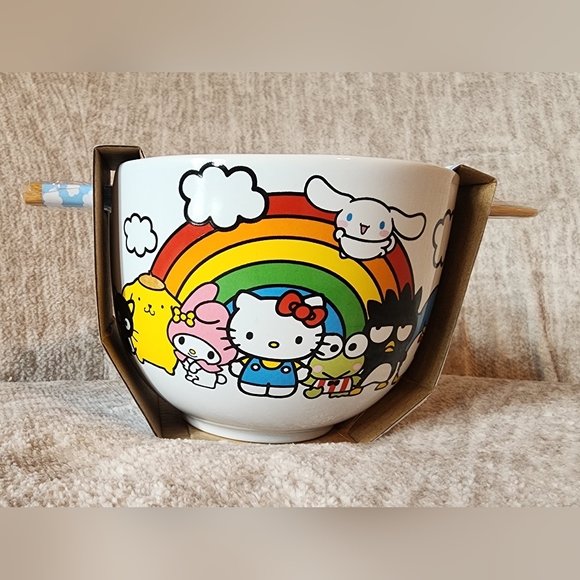 Hello Kitty Ramen bowl with chopsticks - Picture 1 of 3